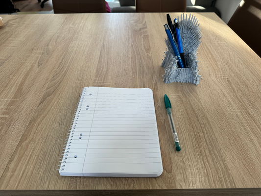 Game of Thrones Iron Throne Pen Holder