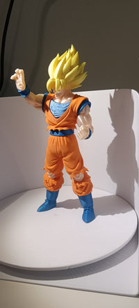 Super Saiyan Son Goku Figure