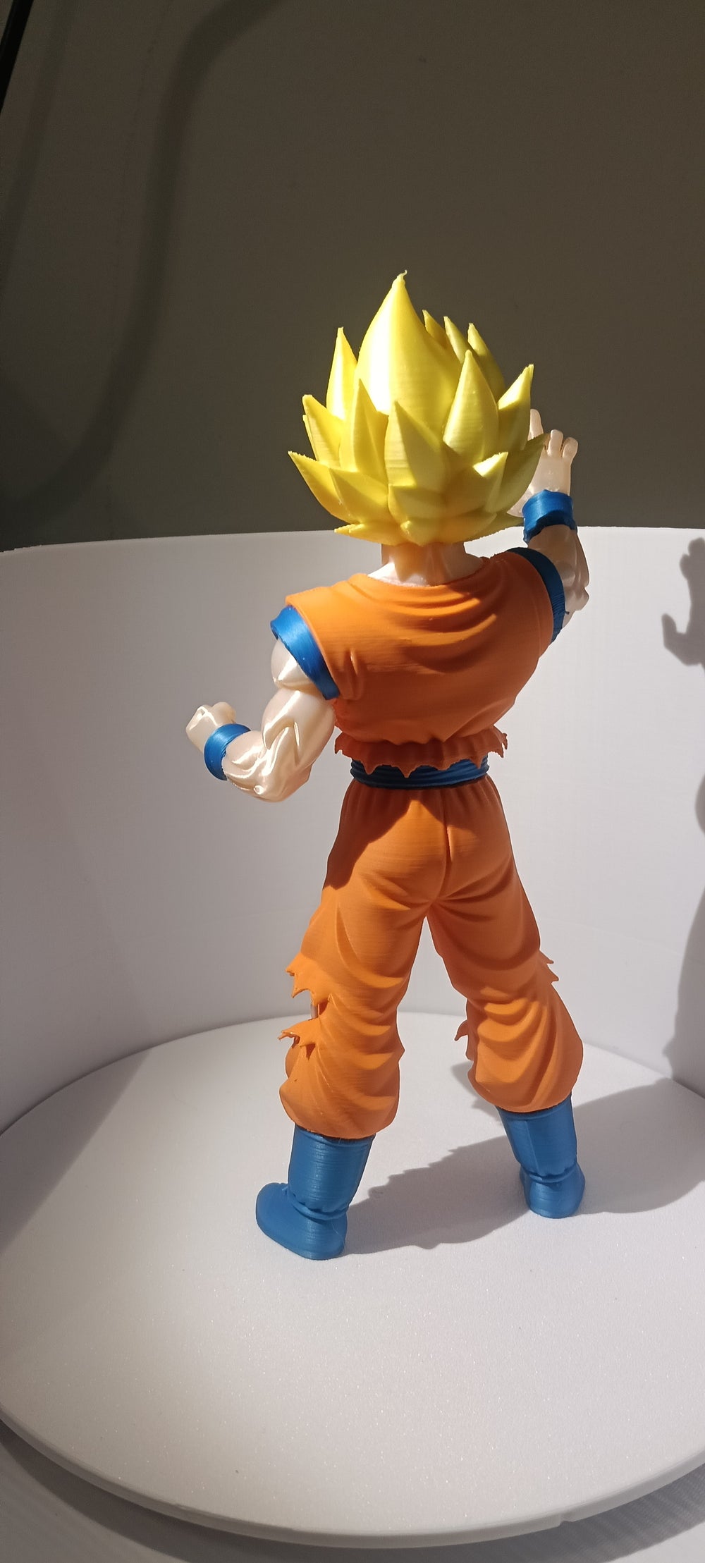 Super Saiyan Son Goku Figure