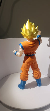 Super Saiyan Son Goku Figure