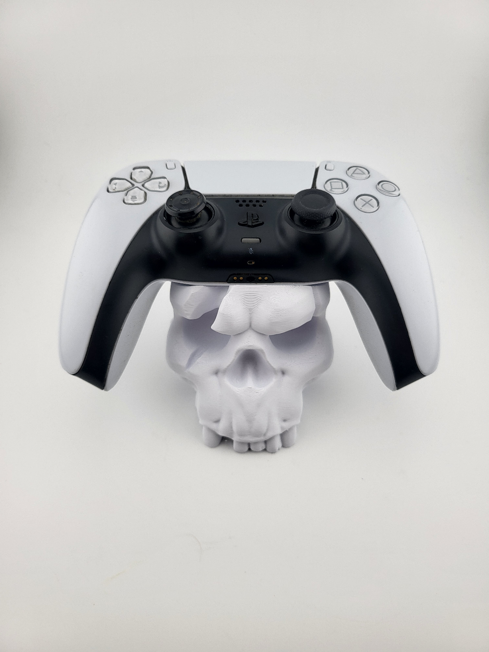 Skull PS5 Controller Stand