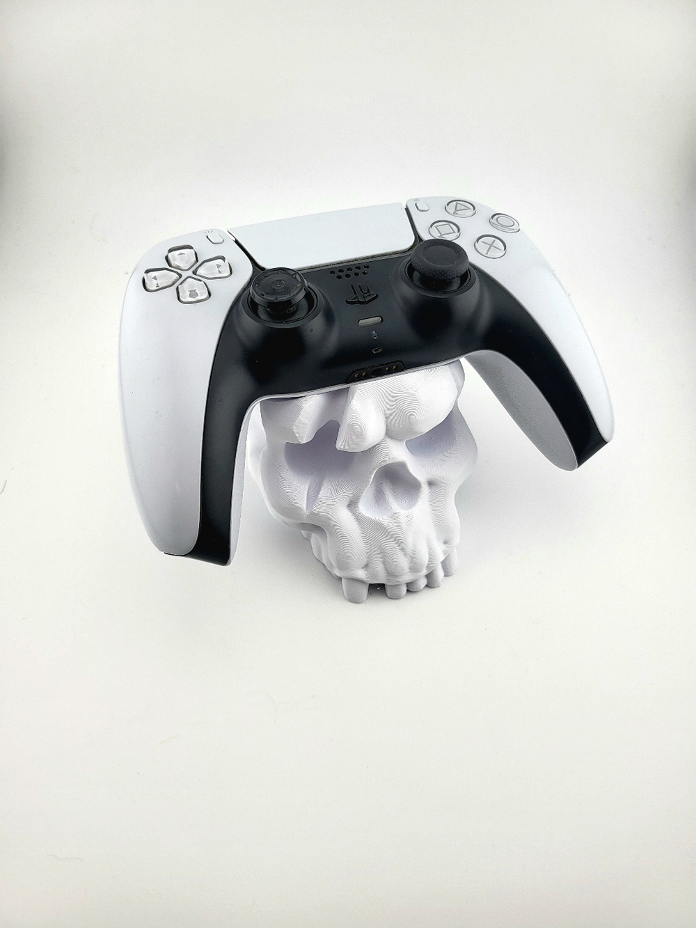 Skull PS5 Controller Stand
