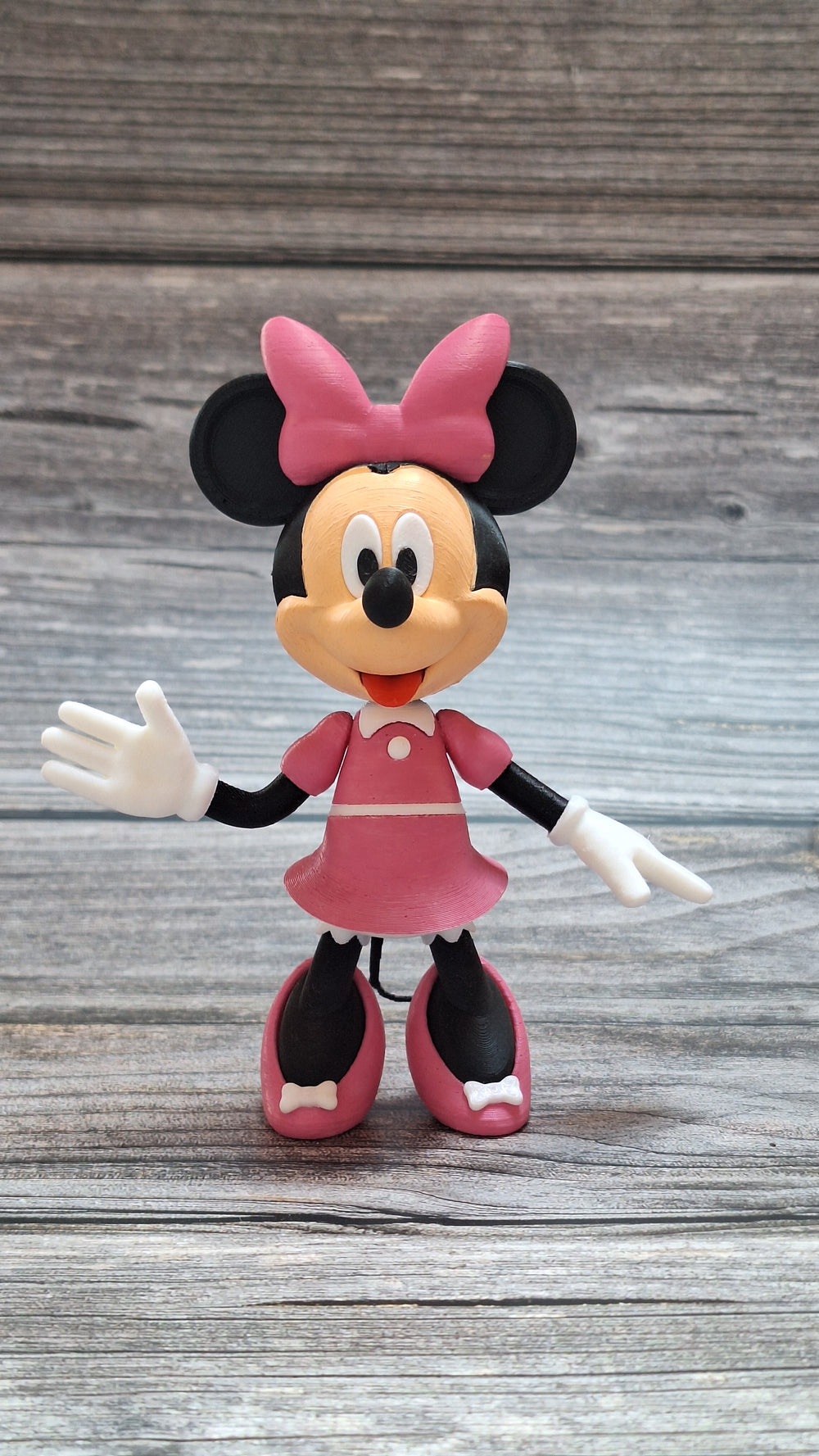 Minnie Mouse Figure – Classic Dress Edition