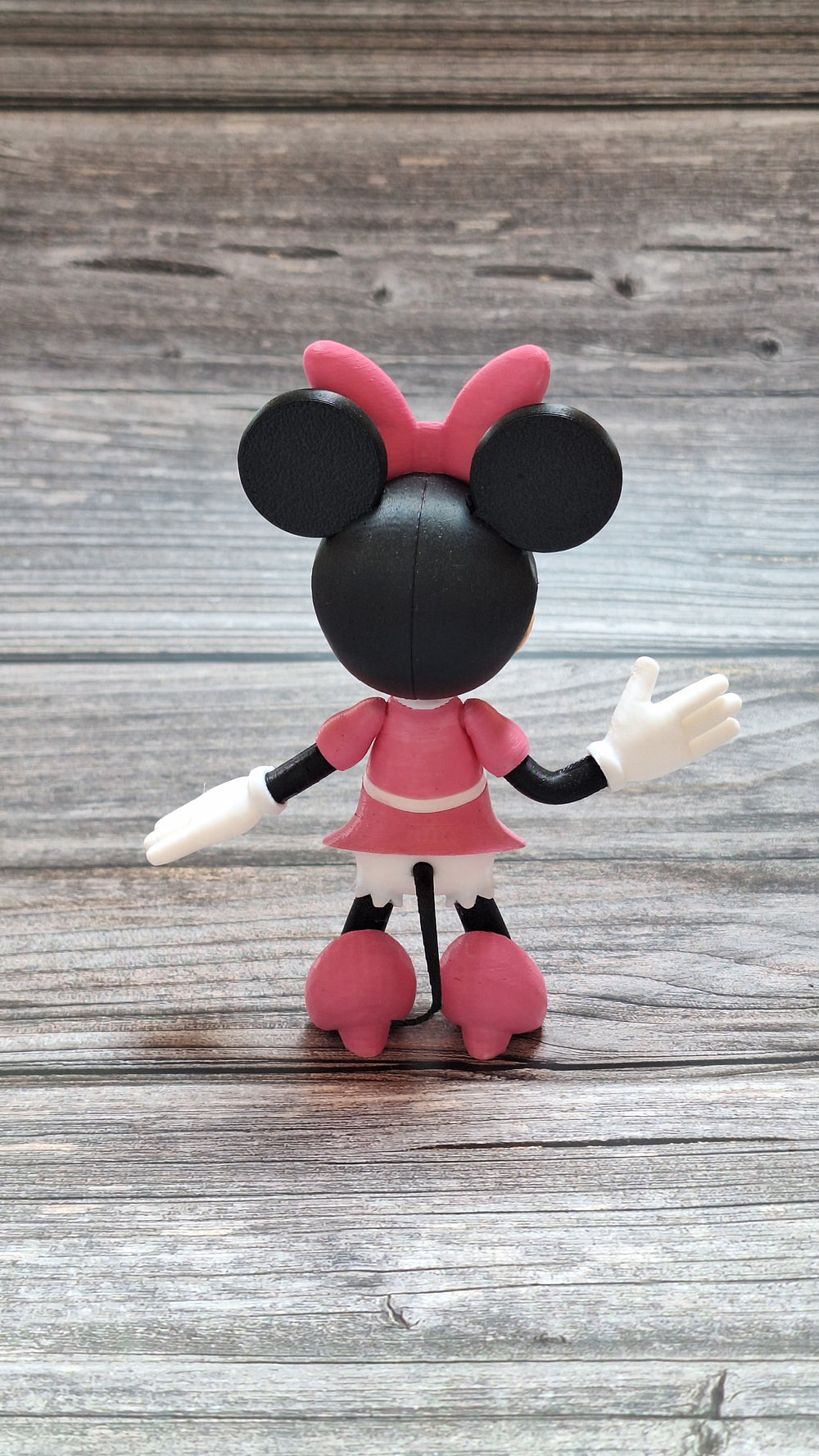 Minnie Mouse Figure – Classic Dress Edition