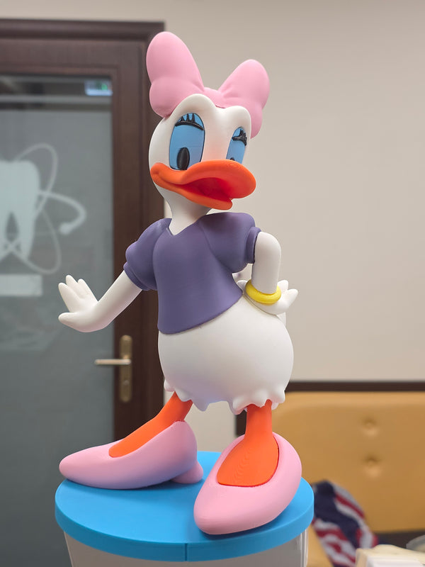 Queen Daisy Duck