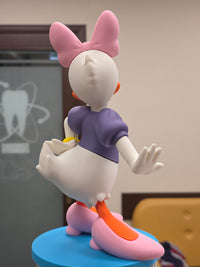 Queen Daisy Duck