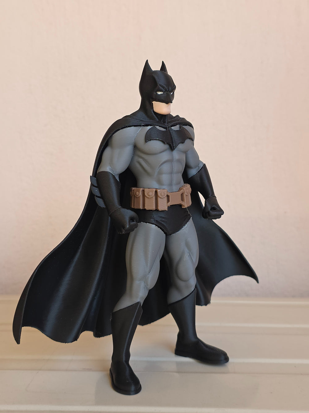 Classic Dark Knight – Batman Hero Figure (19 Cm)