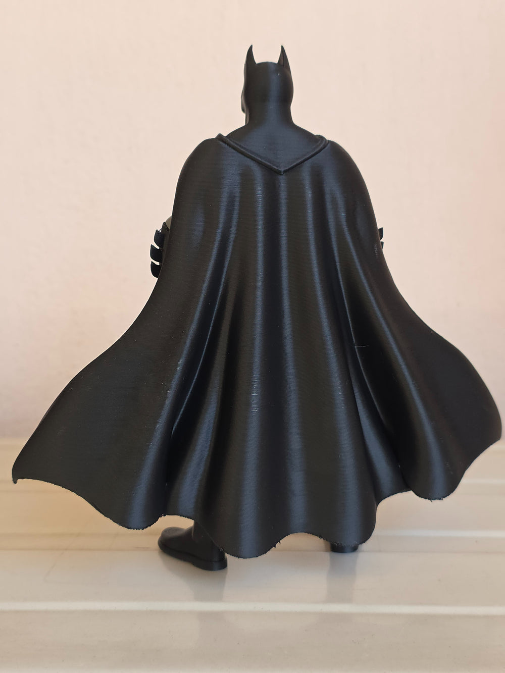 Classic Dark Knight – Batman Hero Figure (19 Cm)