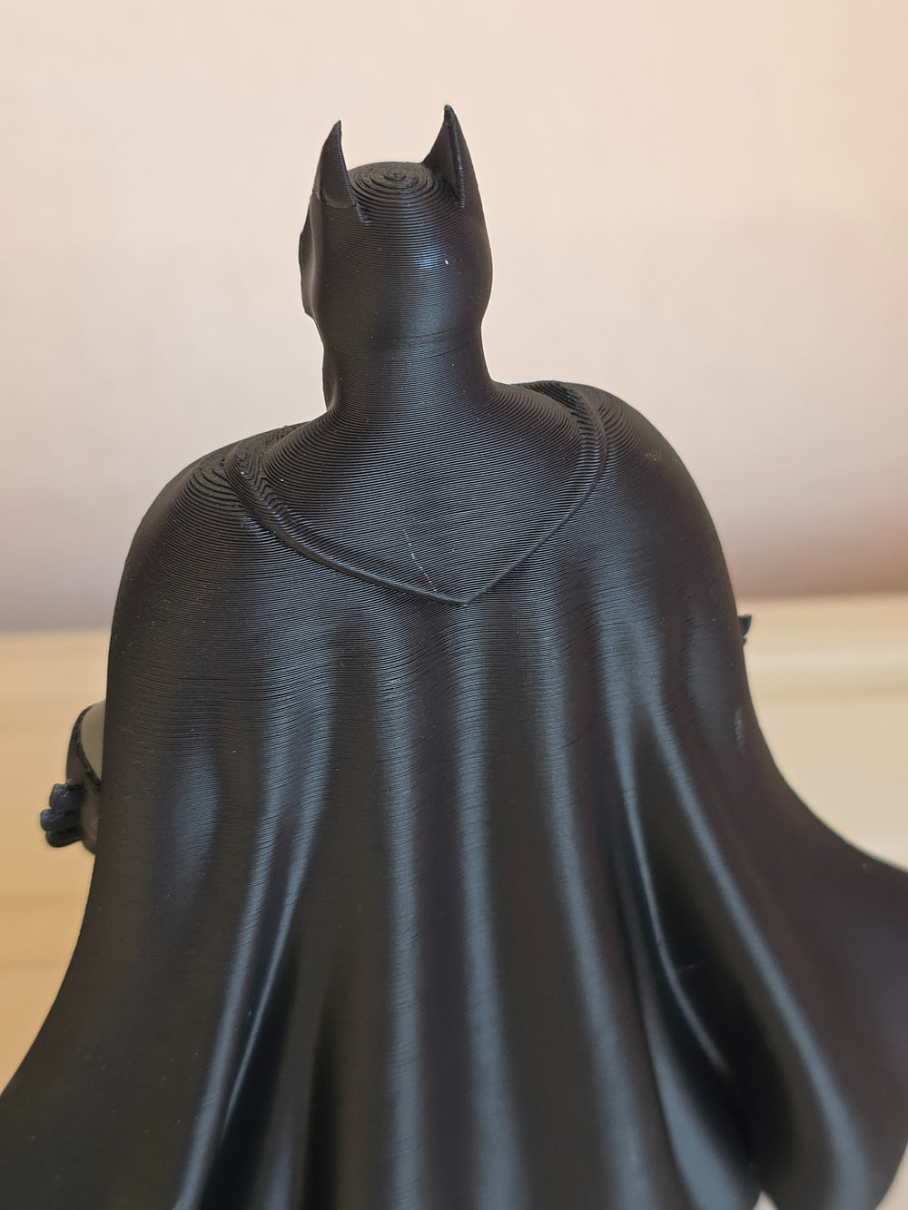 Classic Dark Knight – Batman Hero Figure (19 Cm)