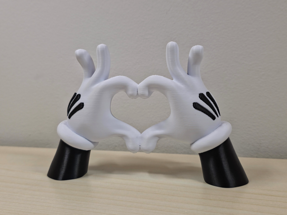 Mickey Hands Heart Decor