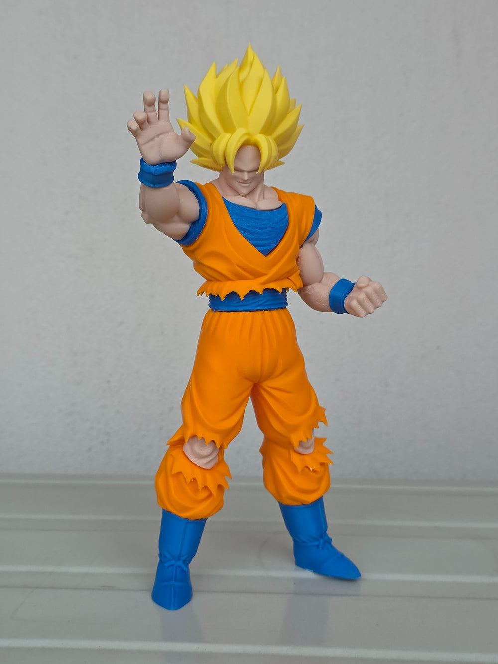 Super Saiyan Son Goku Figure