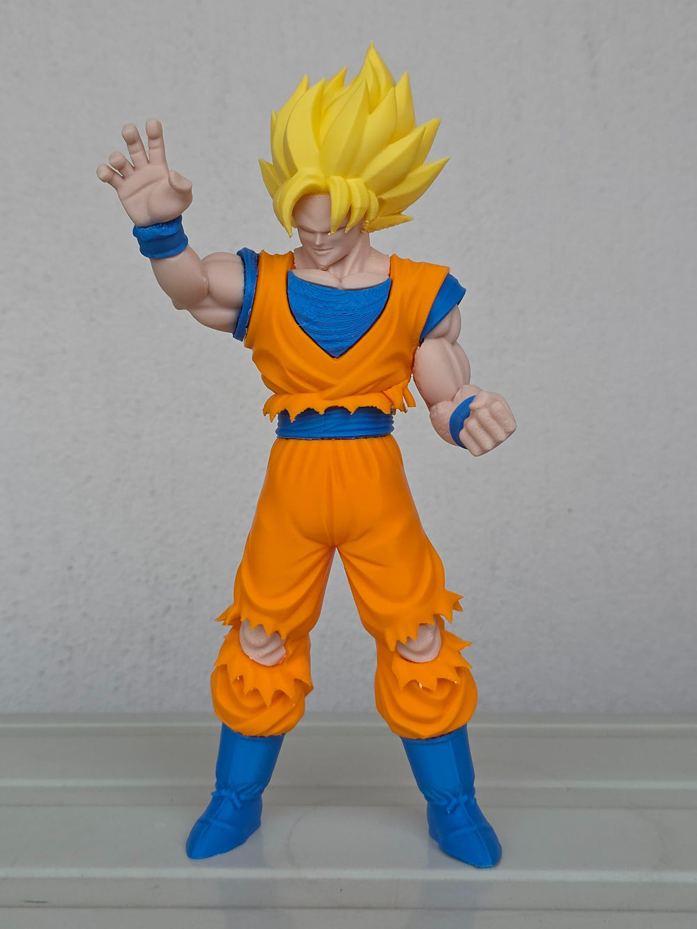 Super Saiyan Son Goku Figure