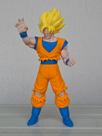 Super Saiyan Son Goku Figure