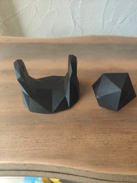 Geometric Magnetic Spinner