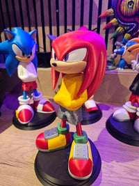 Knuckles Casual Figure