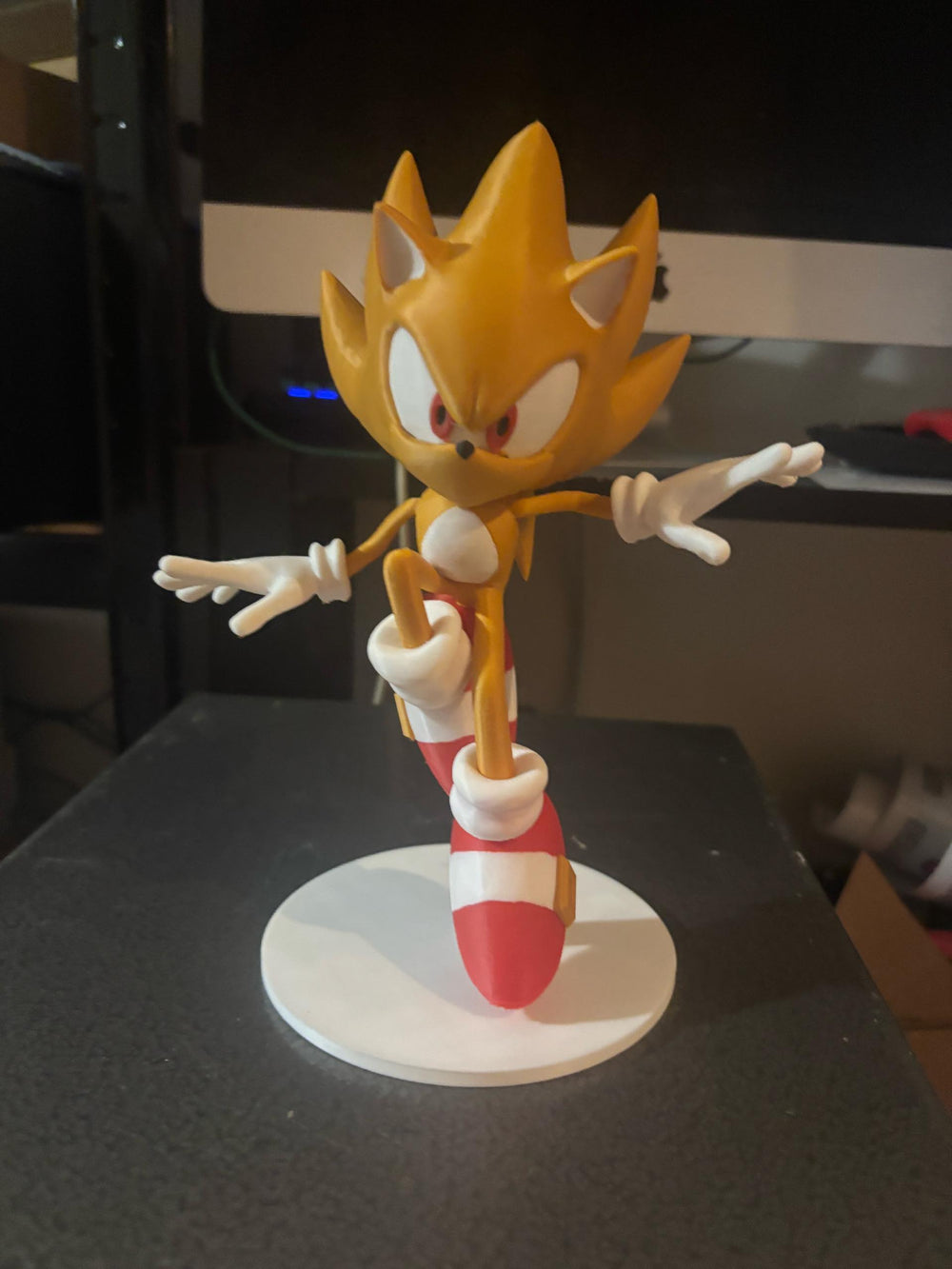 Round Base Yellow Super Sonic Figure