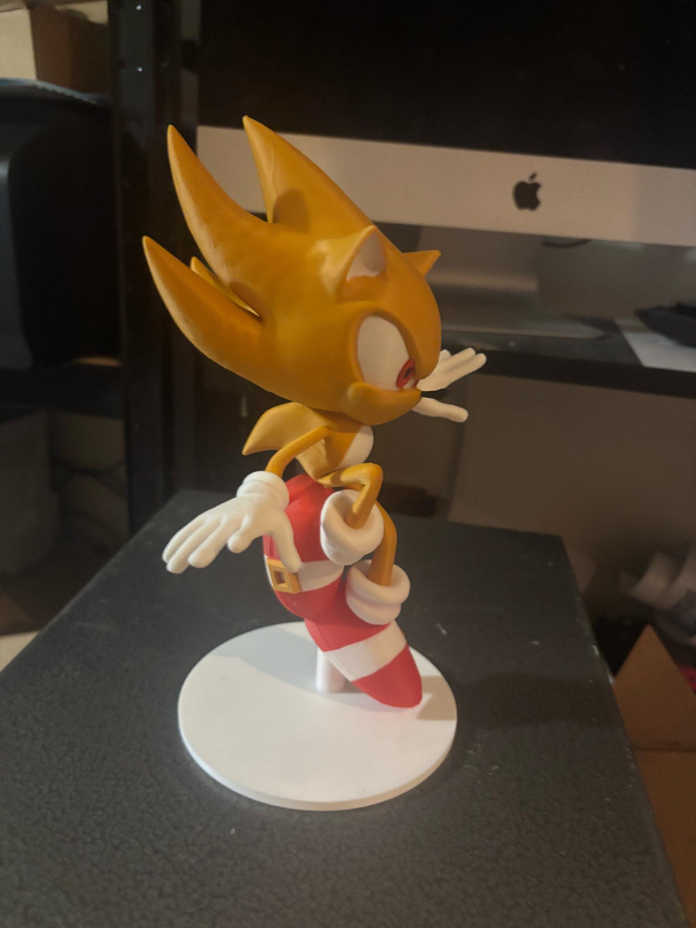 Round Base Yellow Super Sonic Figure