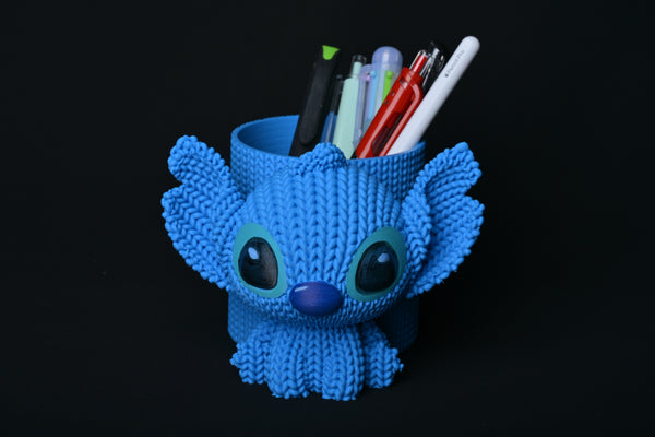 Knitted Stitch Pen Holder