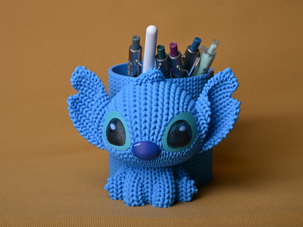 Knitted Stitch Pen Holder