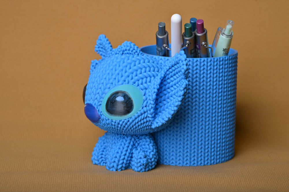 Knitted Stitch Pen Holder