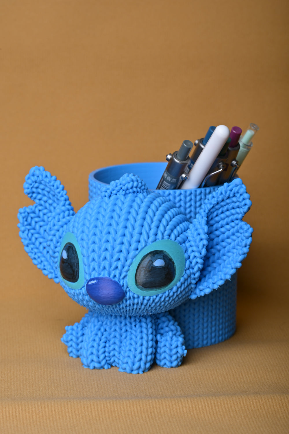 Knitted Stitch Pen Holder