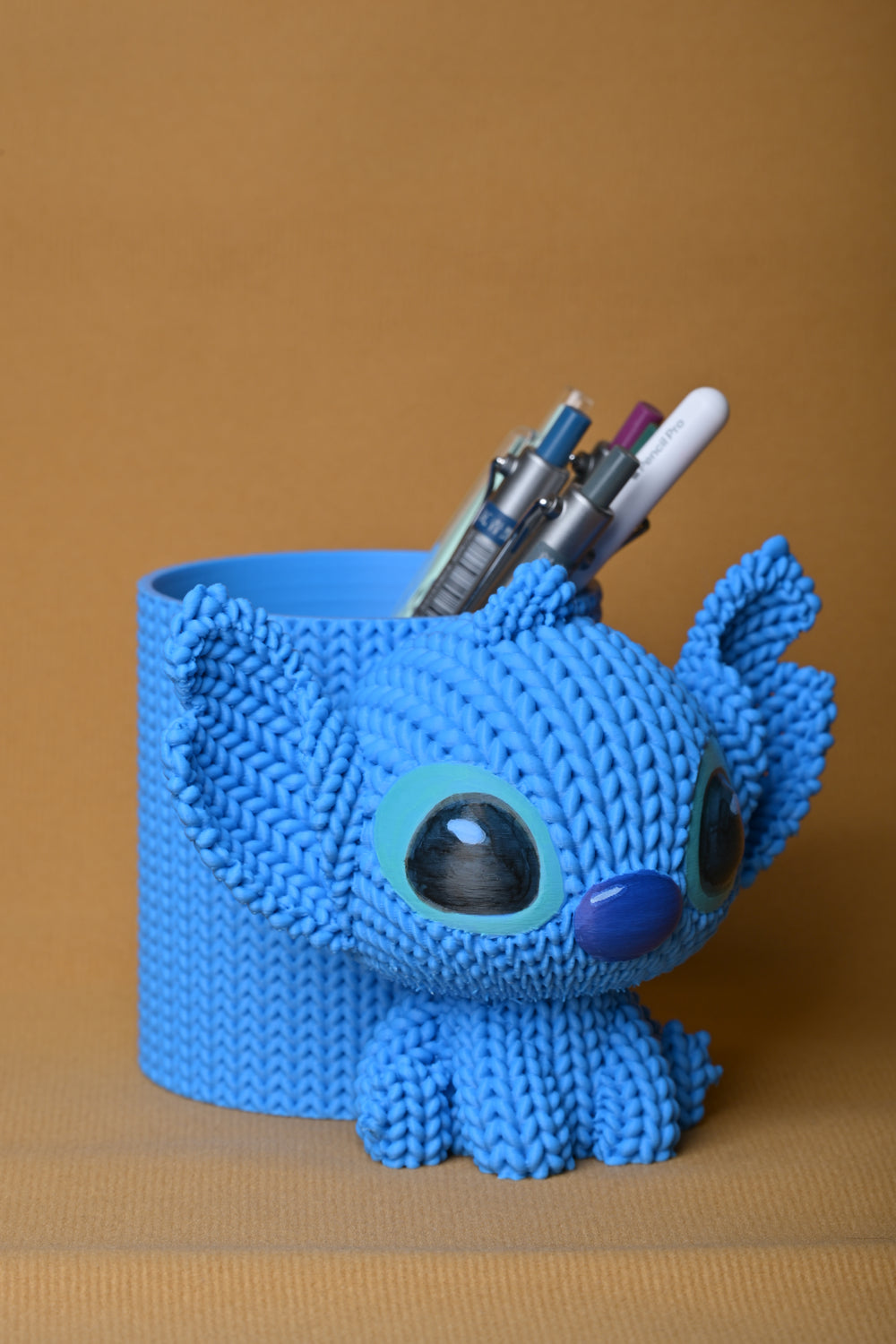 Knitted Stitch Pen Holder