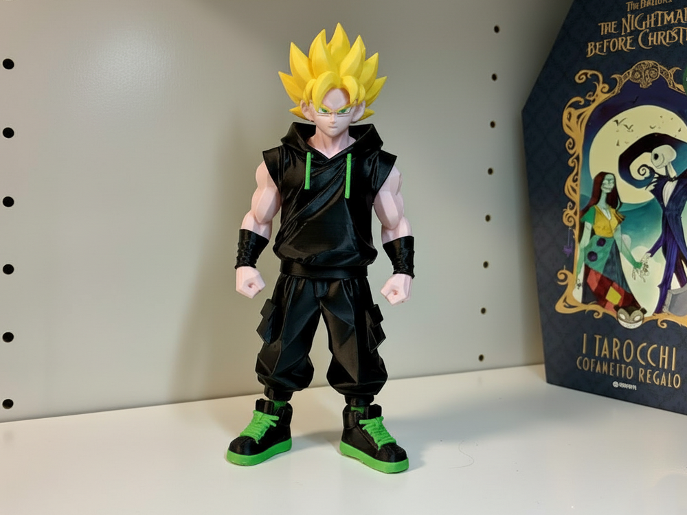 Super Saiyan Street Figure