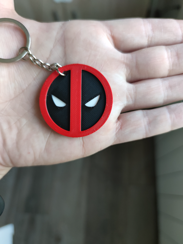 Deadpool Keychain 🔴🖤