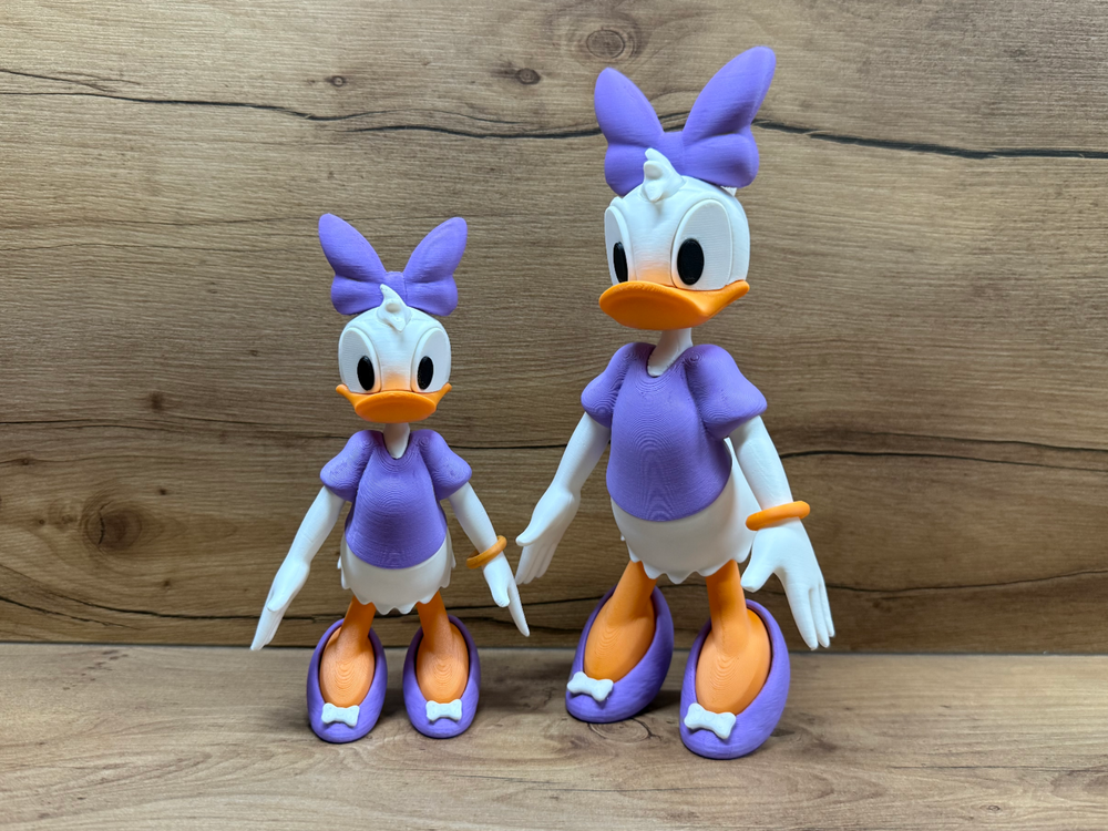 Classic Daisy Duck Figurine