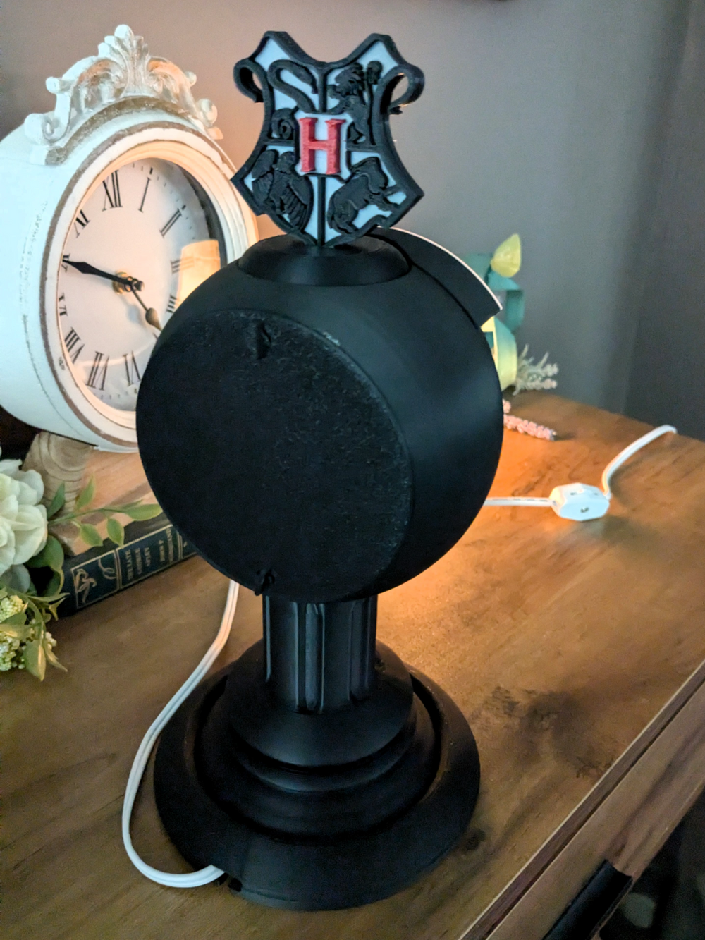 Platform 9¾ Premium Lamp