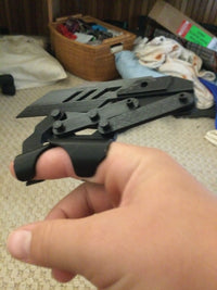 Extendable Finger Mantis Claw