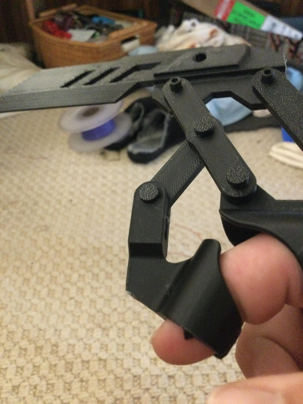 Extendable Finger Mantis Claw