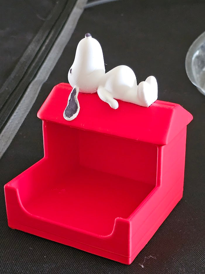 Snoopy Doghouse Sticky Note Holder