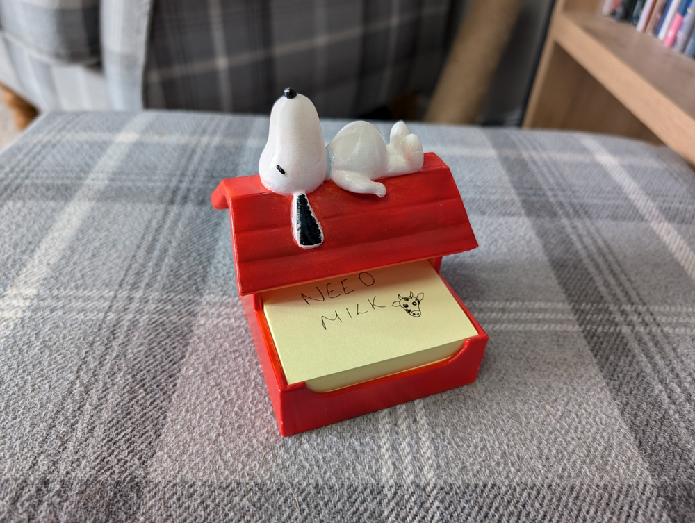 Snoopy Doghouse Sticky Note Holder