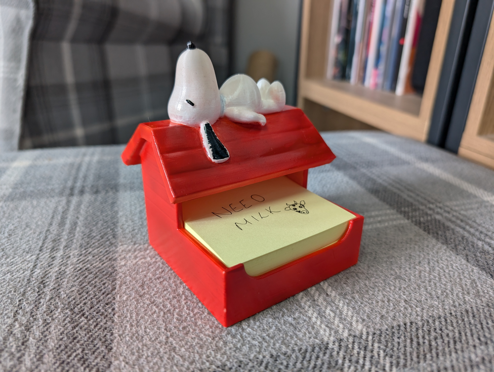 Snoopy Doghouse Sticky Note Holder