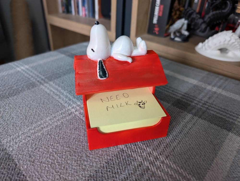 Snoopy Doghouse Sticky Note Holder